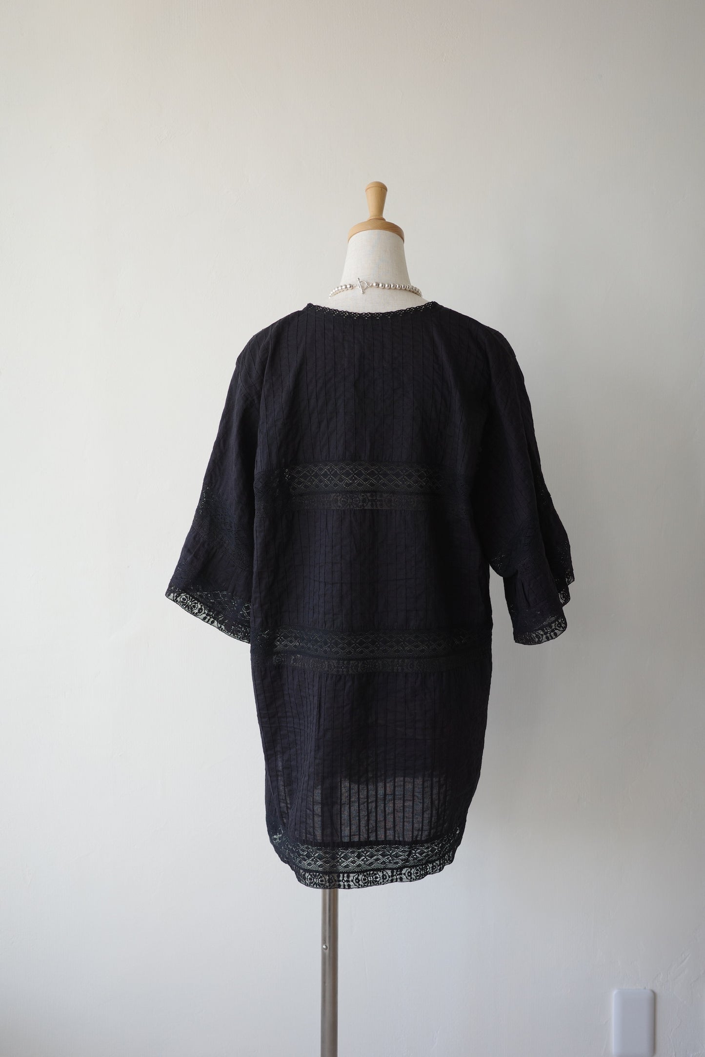 【crinkle crinkle crinkle】Lace patchwork half sleeve shirts