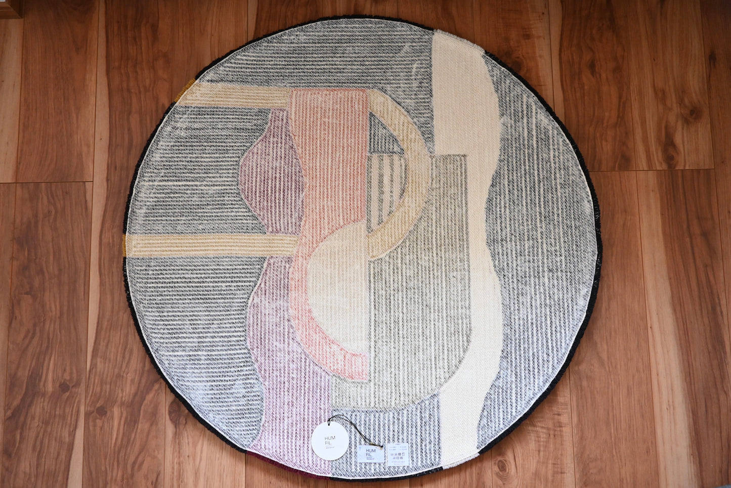 "dance in a circle" round rug