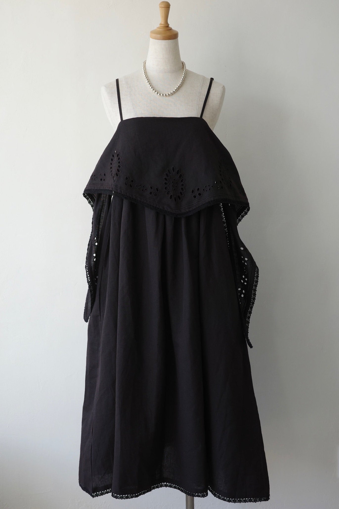 【crinkle crinkle crinkle】embroidery chief  cami onepiece