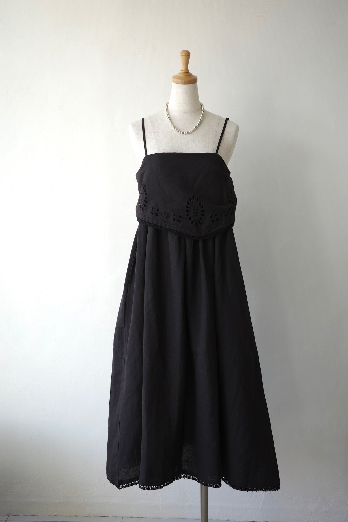 【crinkle crinkle crinkle】embroidery chief  cami onepiece