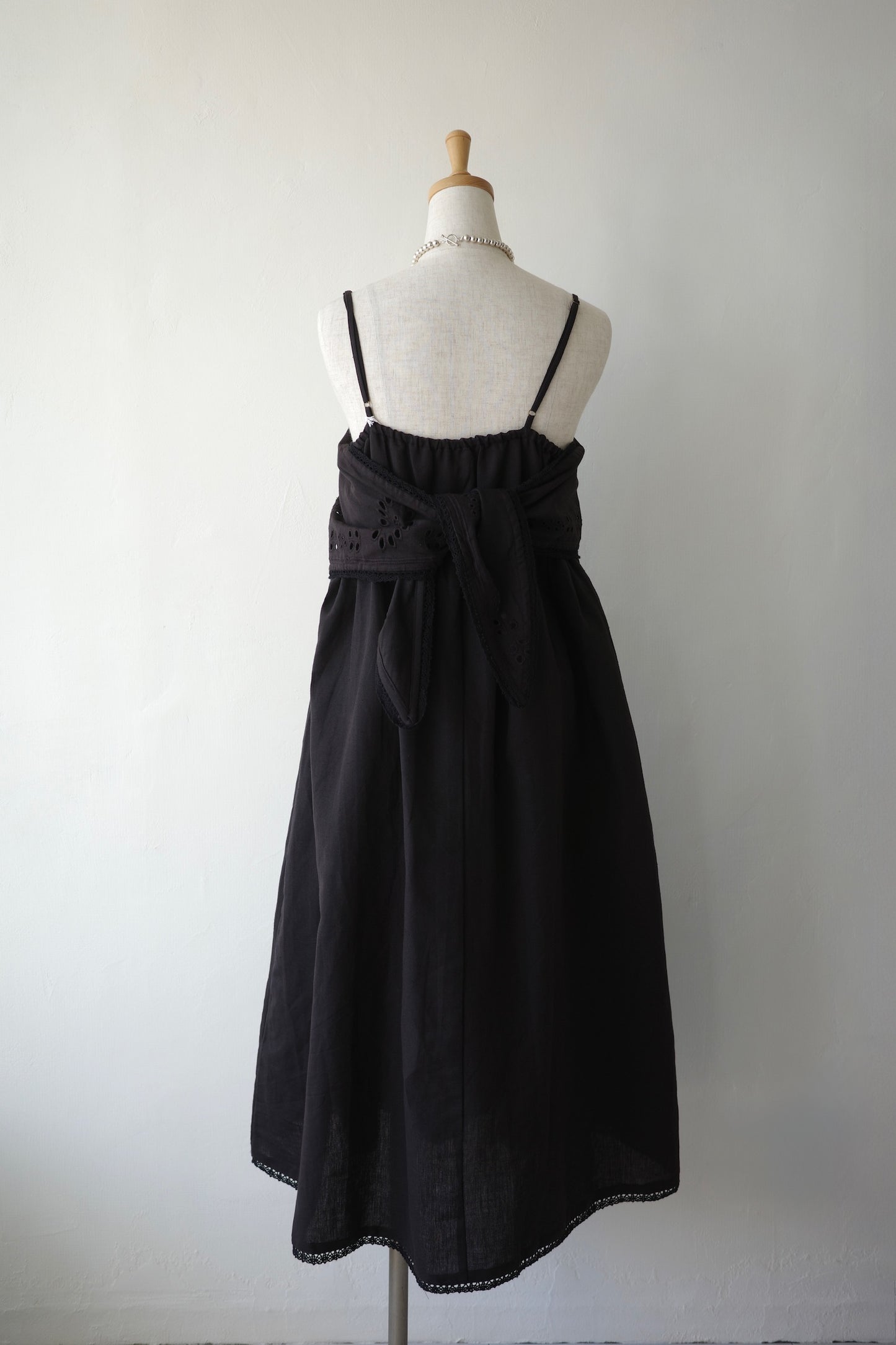 【crinkle crinkle crinkle】embroidery chief  cami onepiece