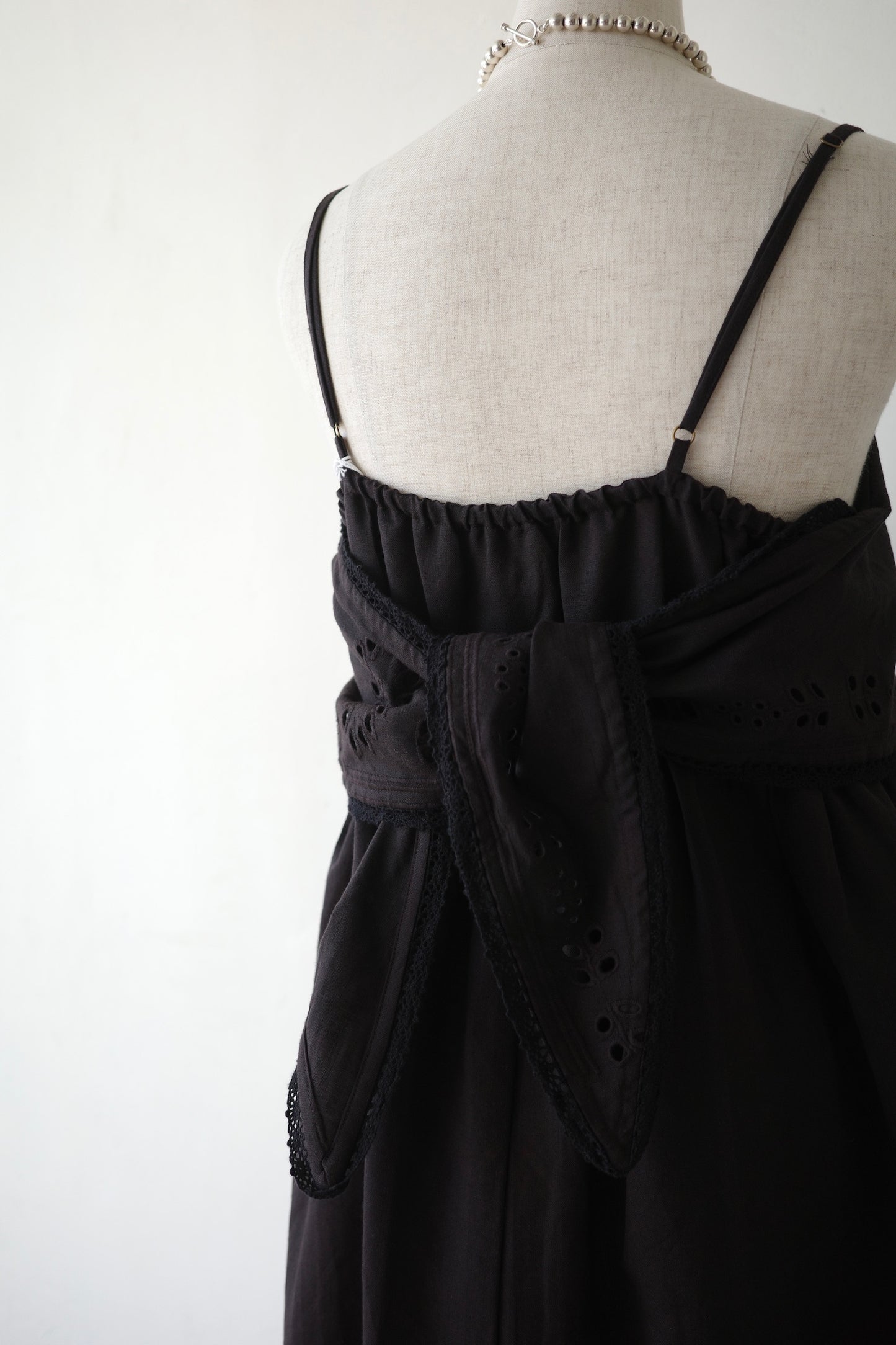 【crinkle crinkle crinkle】embroidery chief  cami onepiece