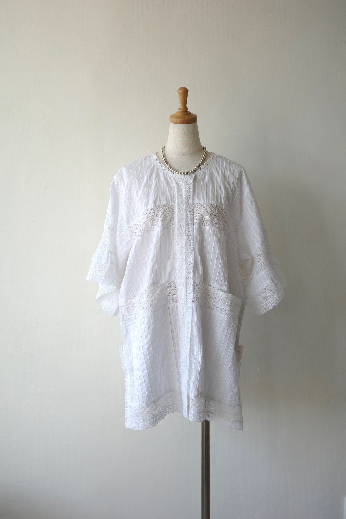 【crinkle crinkle crinkle】Lace patchwork half sleeve shirts