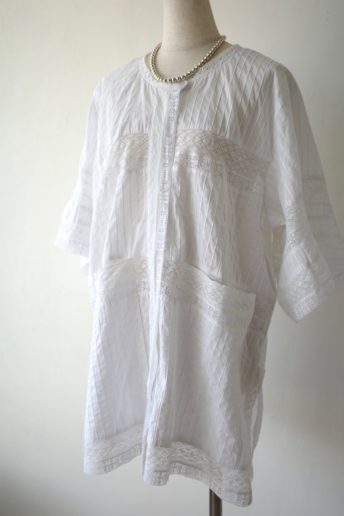 【crinkle crinkle crinkle】Lace patchwork half sleeve shirts