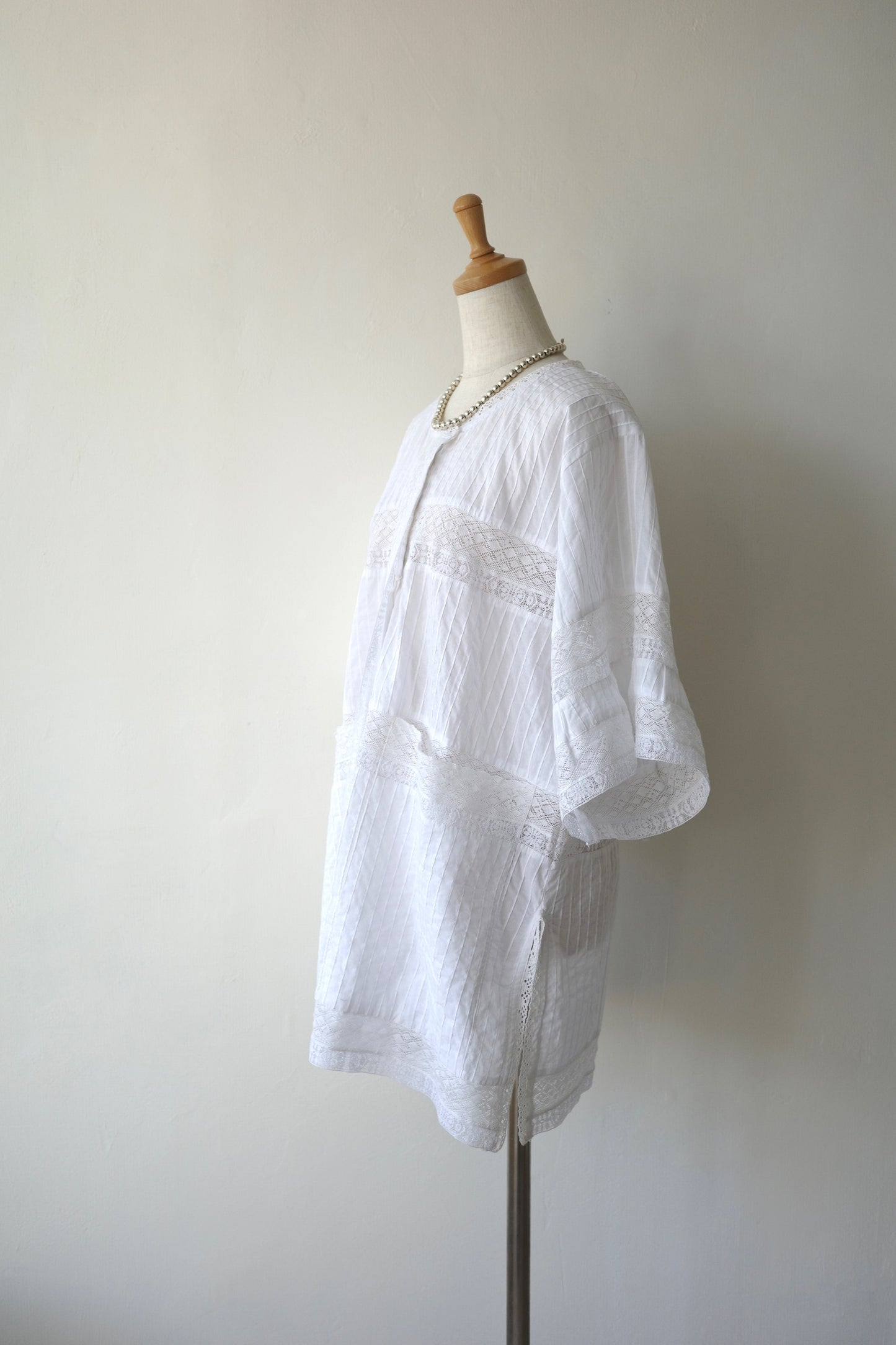 【crinkle crinkle crinkle】Lace patchwork half sleeve shirts