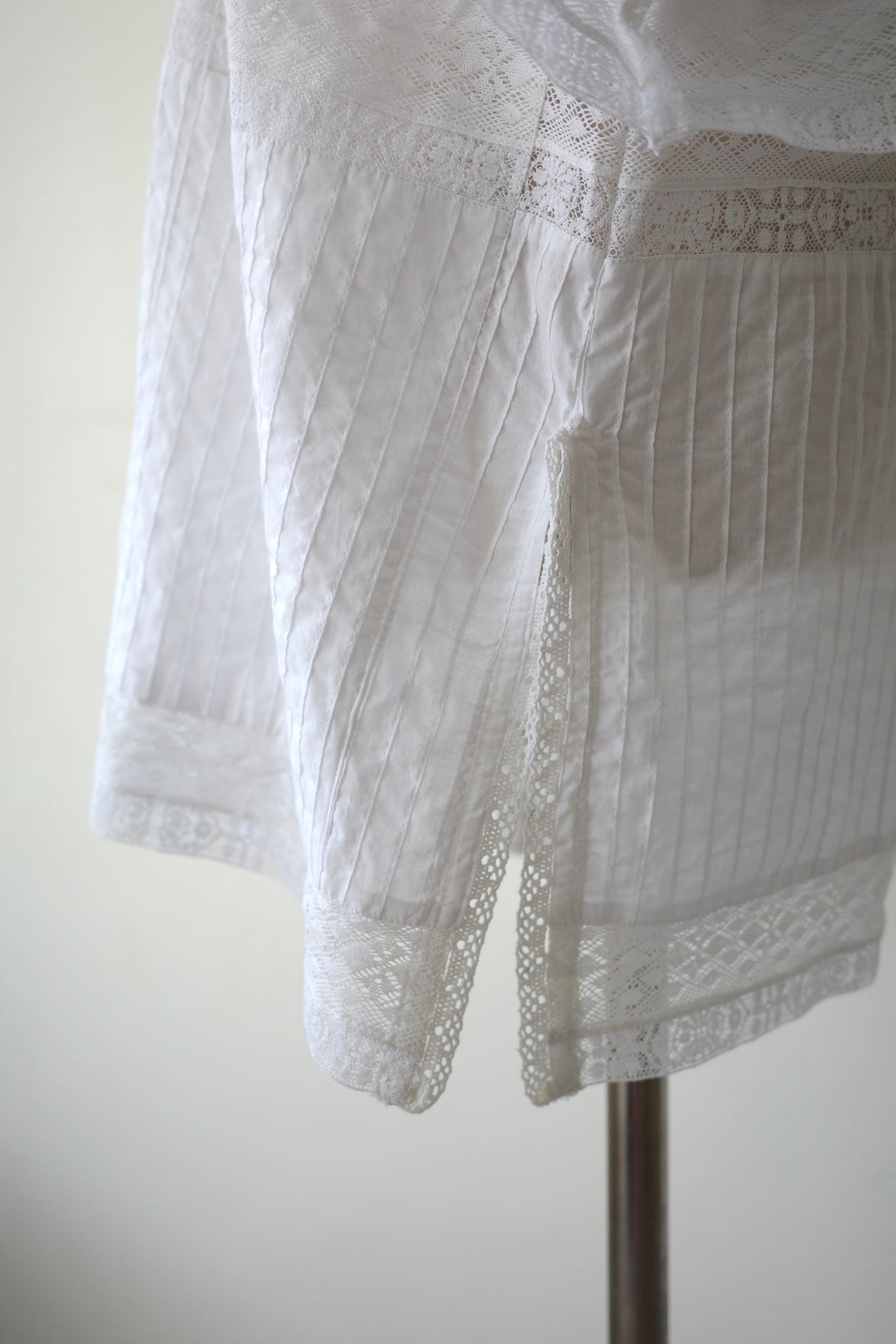 【crinkle crinkle crinkle】Lace patchwork half sleeve shirts