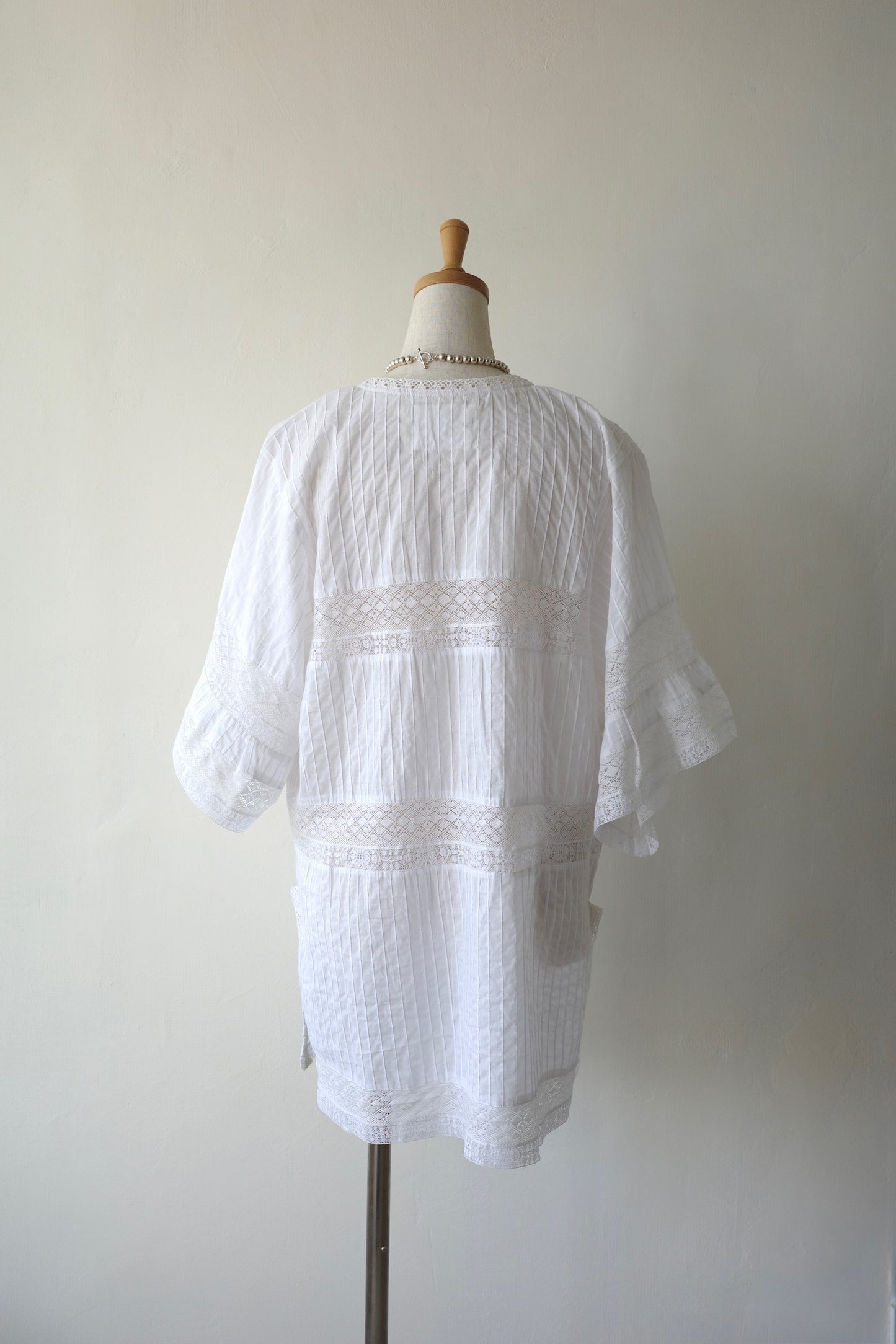 【crinkle crinkle crinkle】Lace patchwork half sleeve shirts