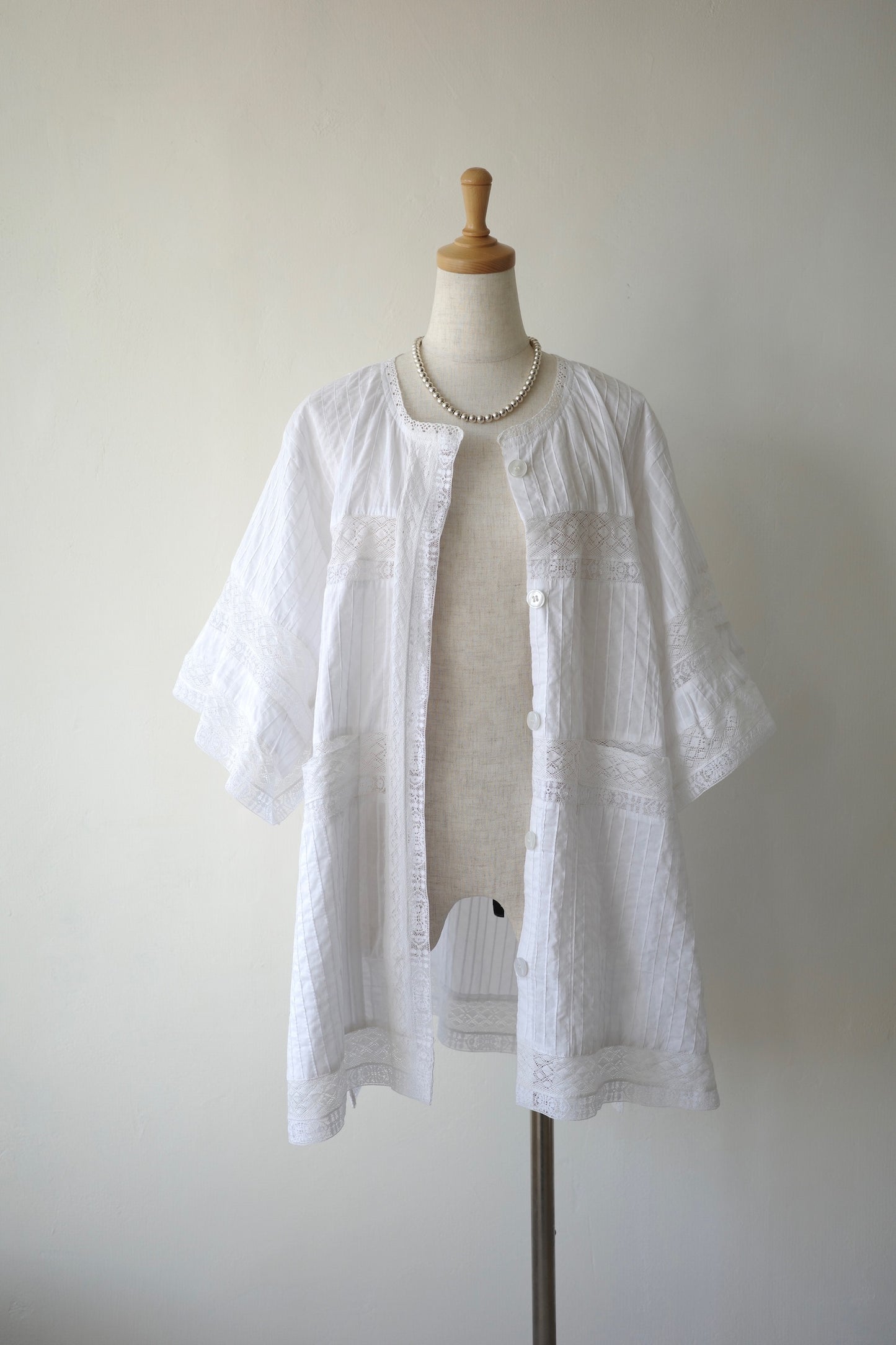 【crinkle crinkle crinkle】Lace patchwork half sleeve shirts