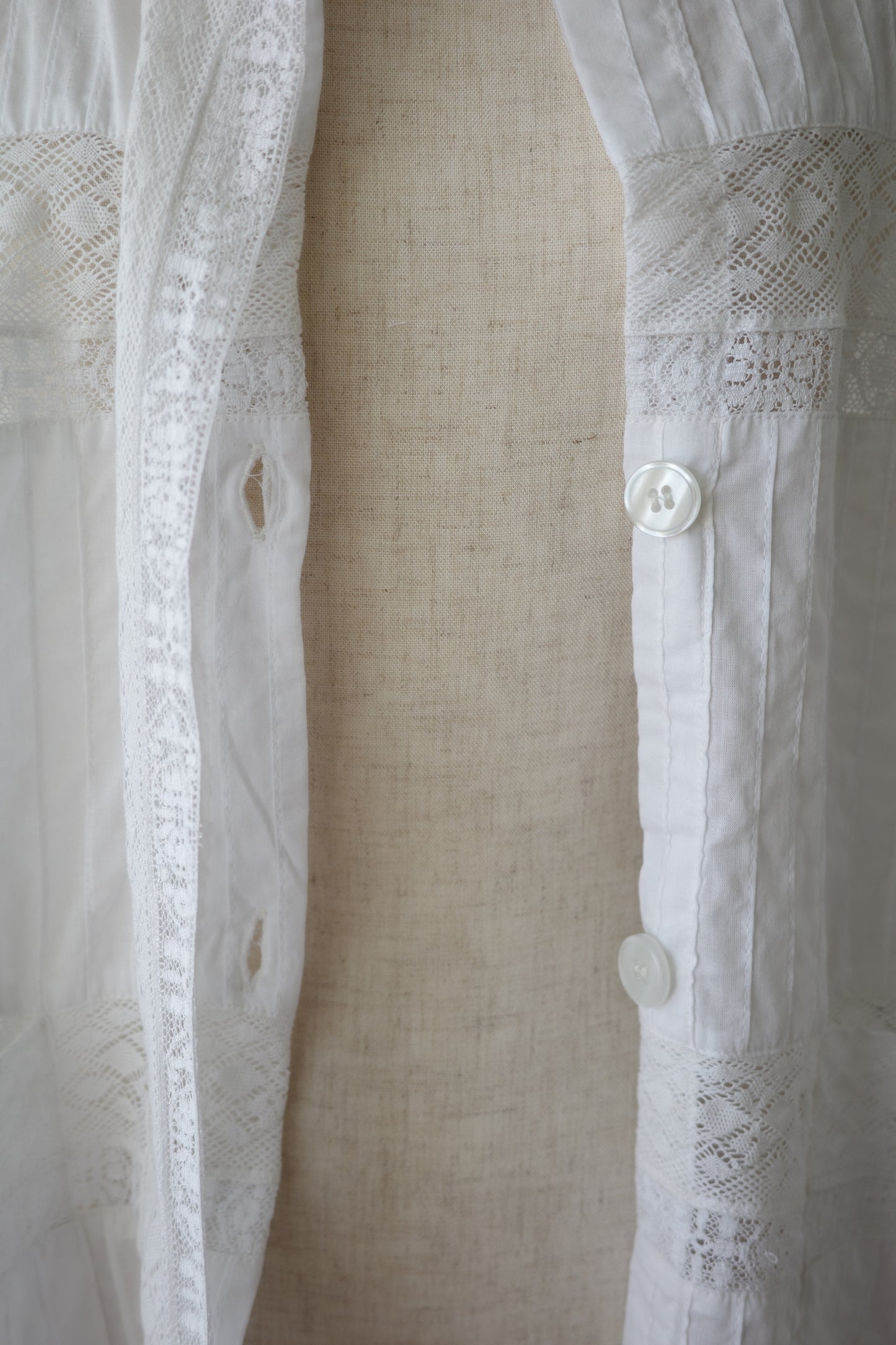 【crinkle crinkle crinkle】Lace patchwork half sleeve shirts