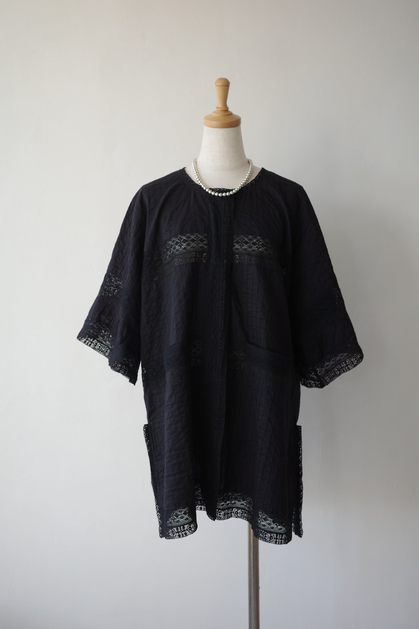 【crinkle crinkle crinkle】Lace patchwork half sleeve shirts