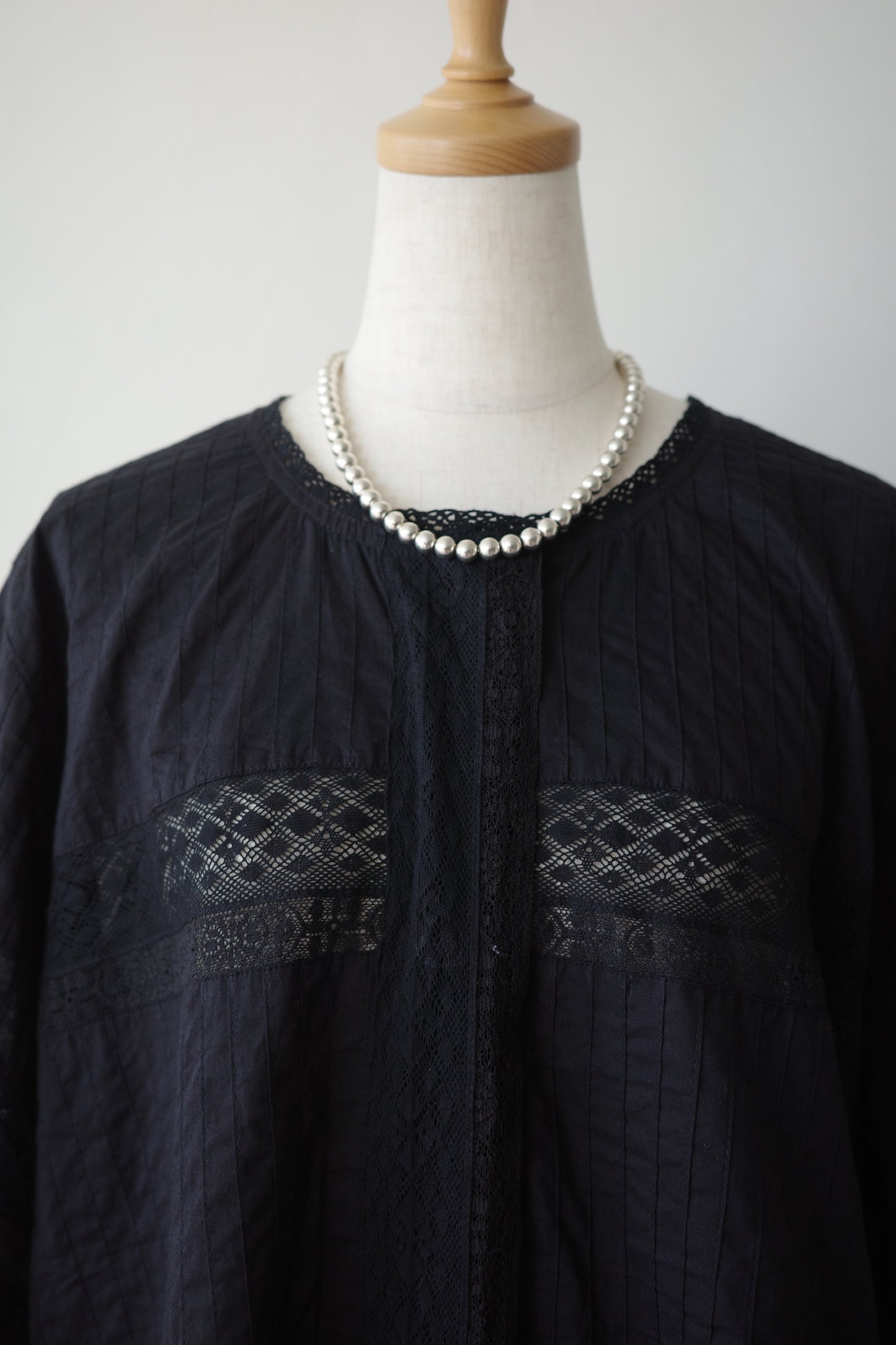 【crinkle crinkle crinkle】Lace patchwork half sleeve shirts