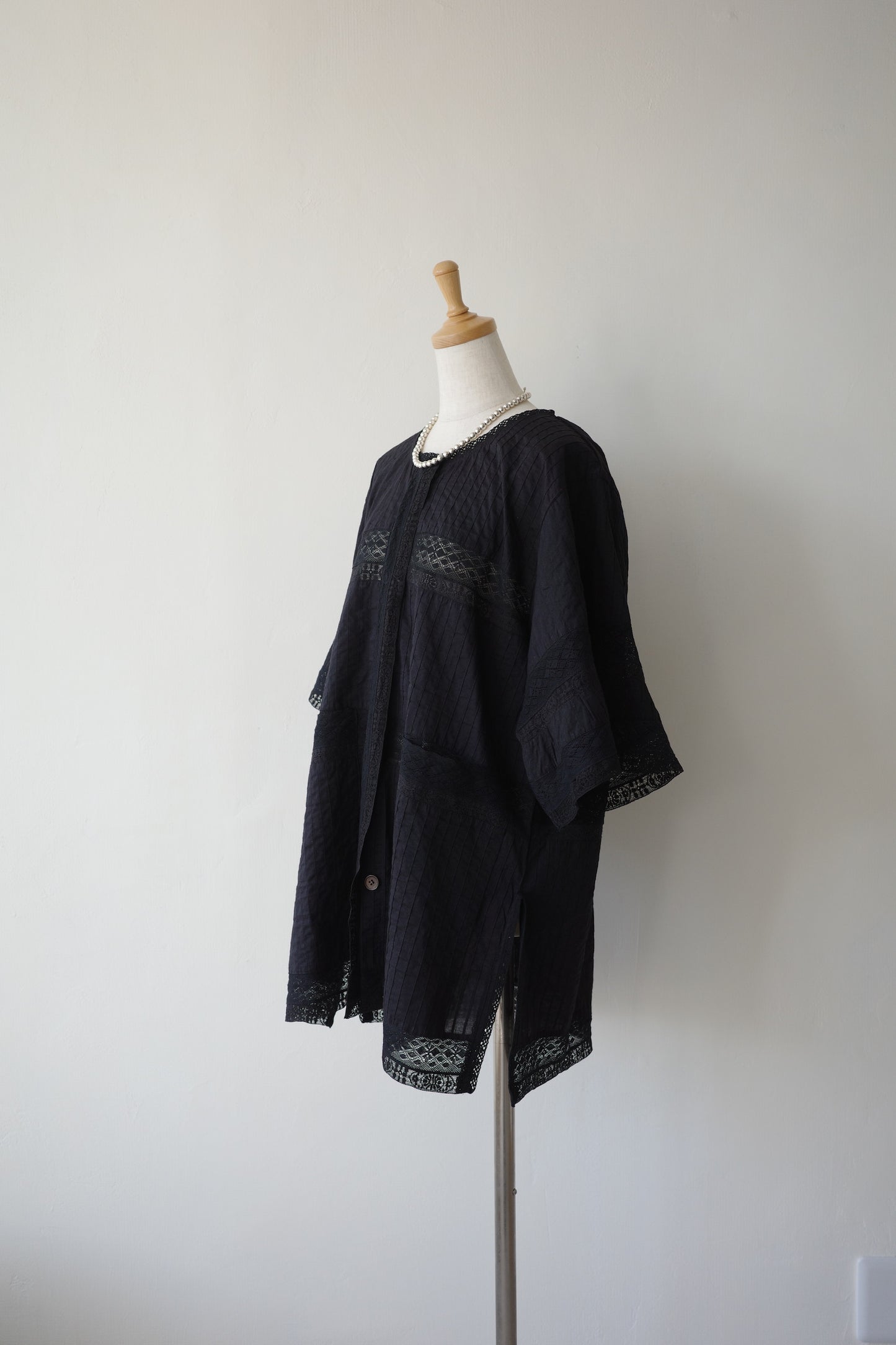 【crinkle crinkle crinkle】Lace patchwork half sleeve shirts