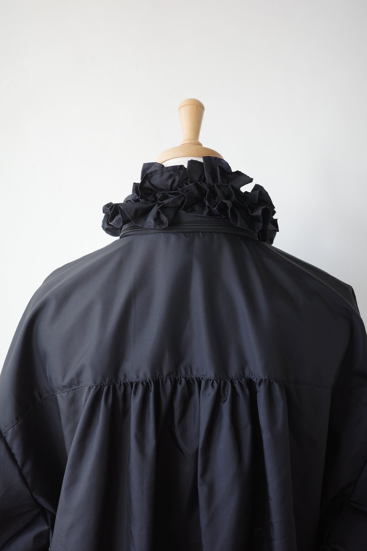【griguri】pocketable wind breaker