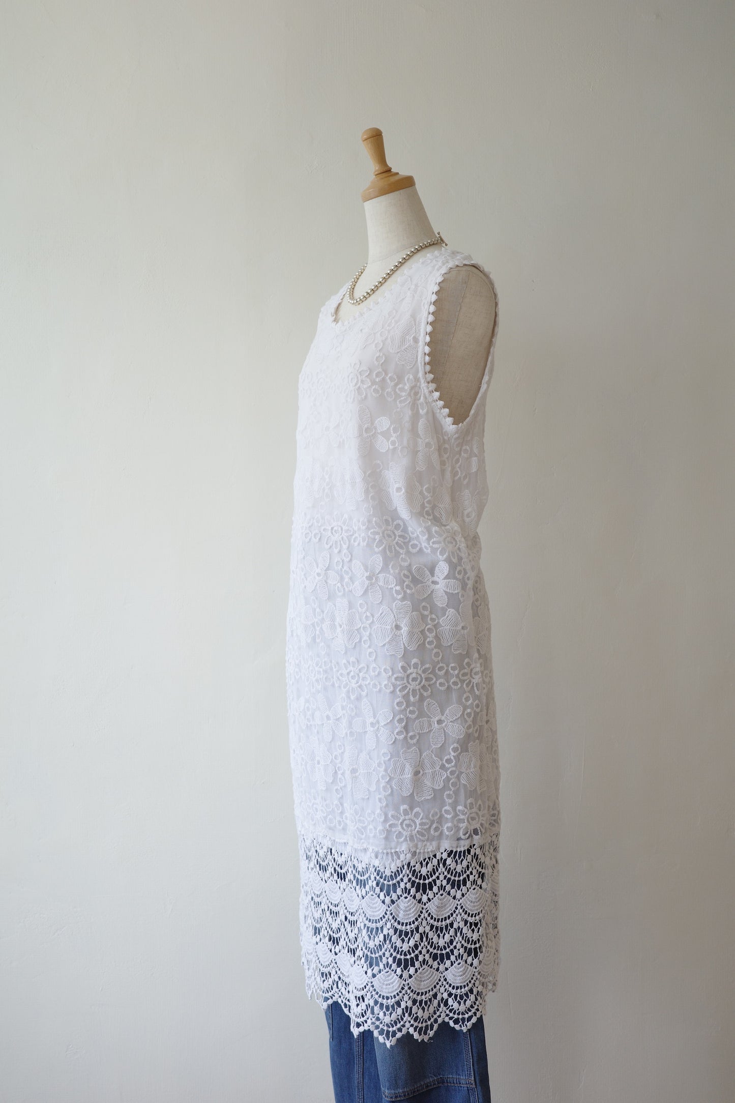 Lace Sleeveless Dress