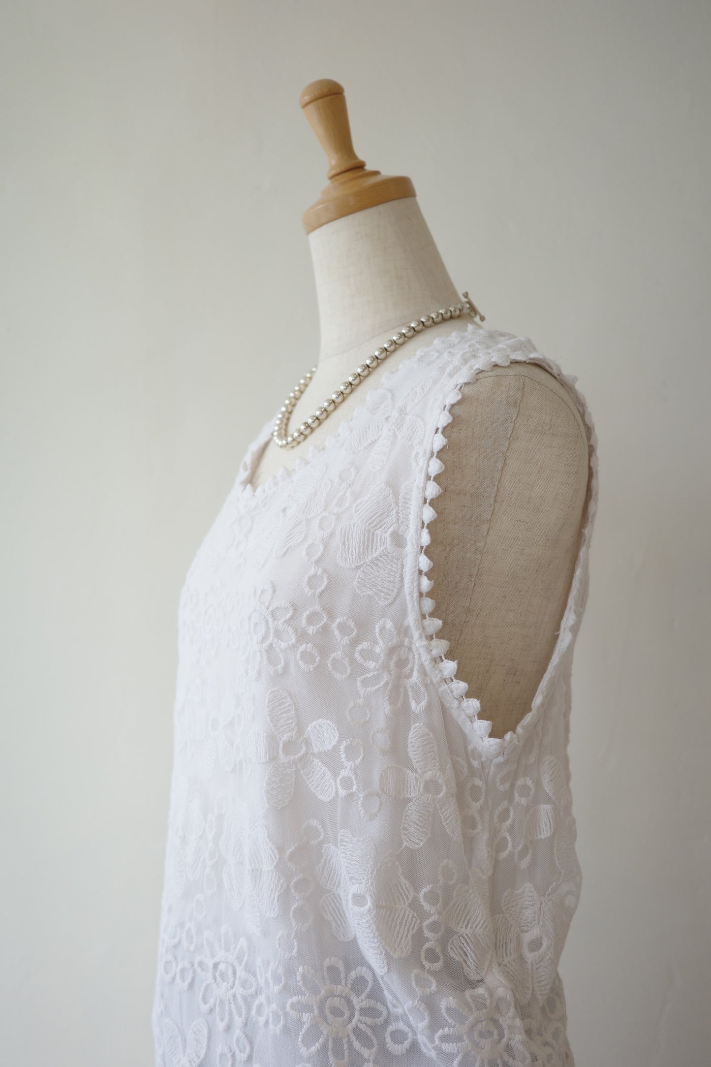 Lace Sleeveless Dress
