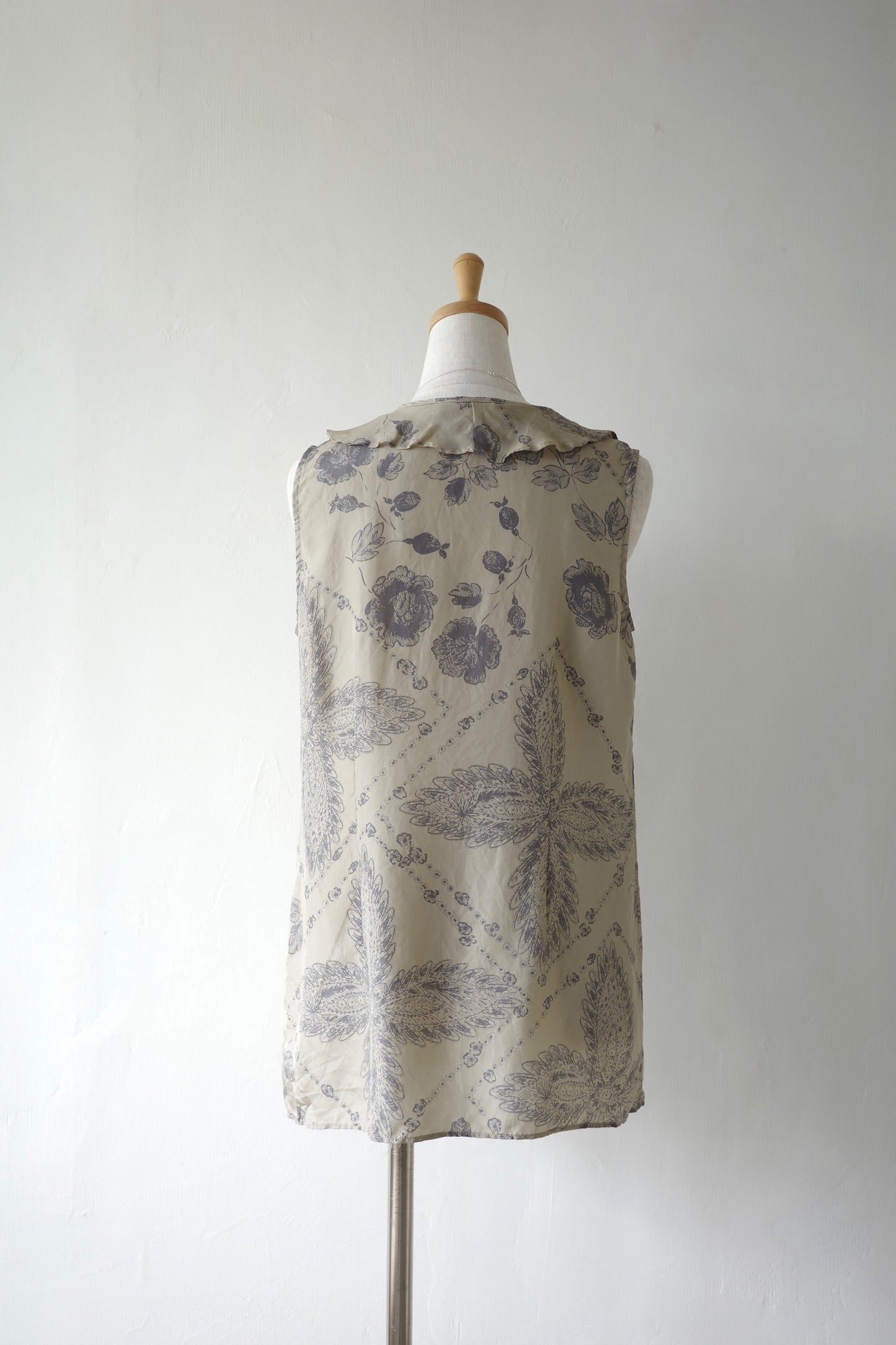 Silk Botanical Ruffle Sleeveless Blouse