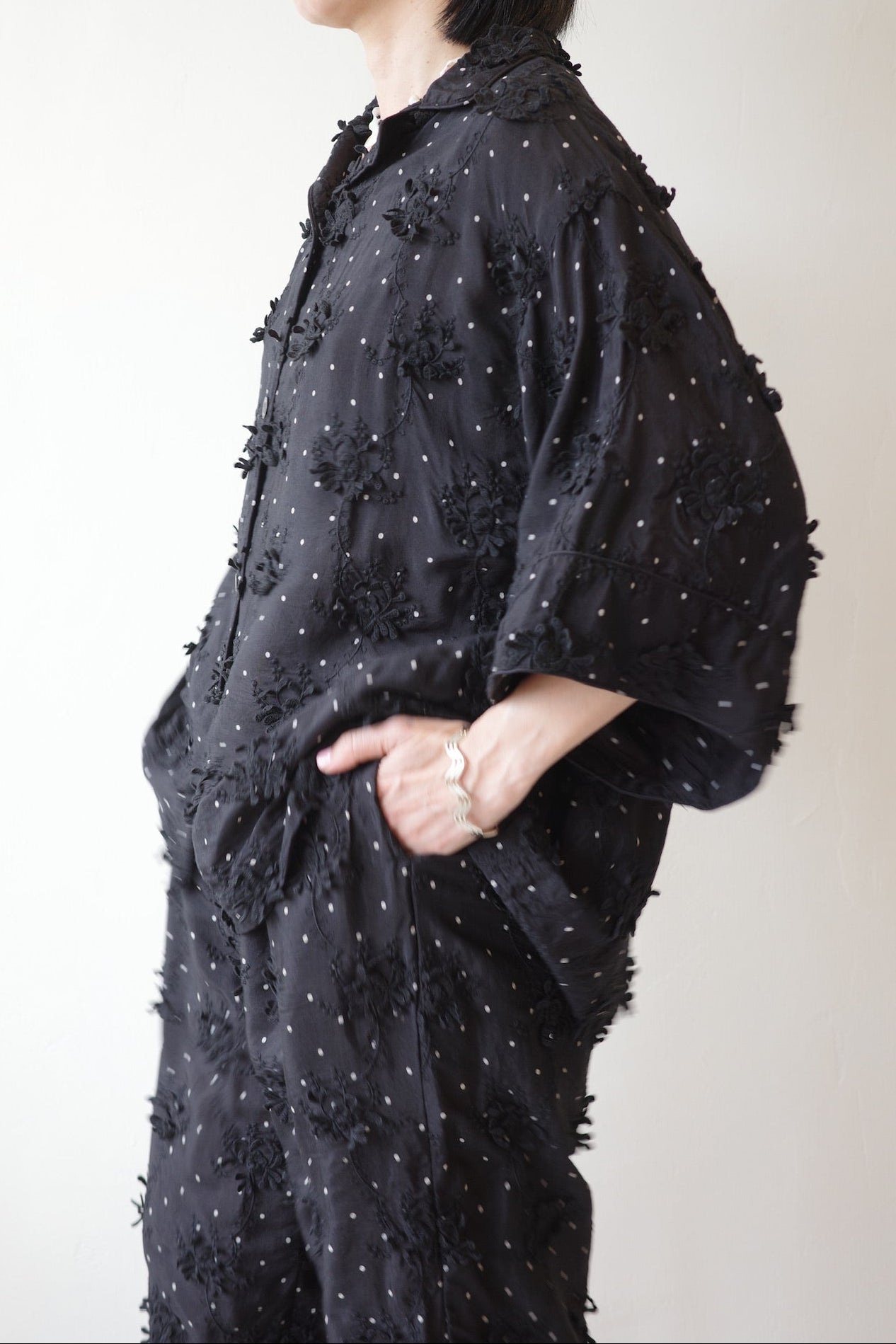 【crinkle crinkle crinkle】dot 3D embroidery open collar shirts