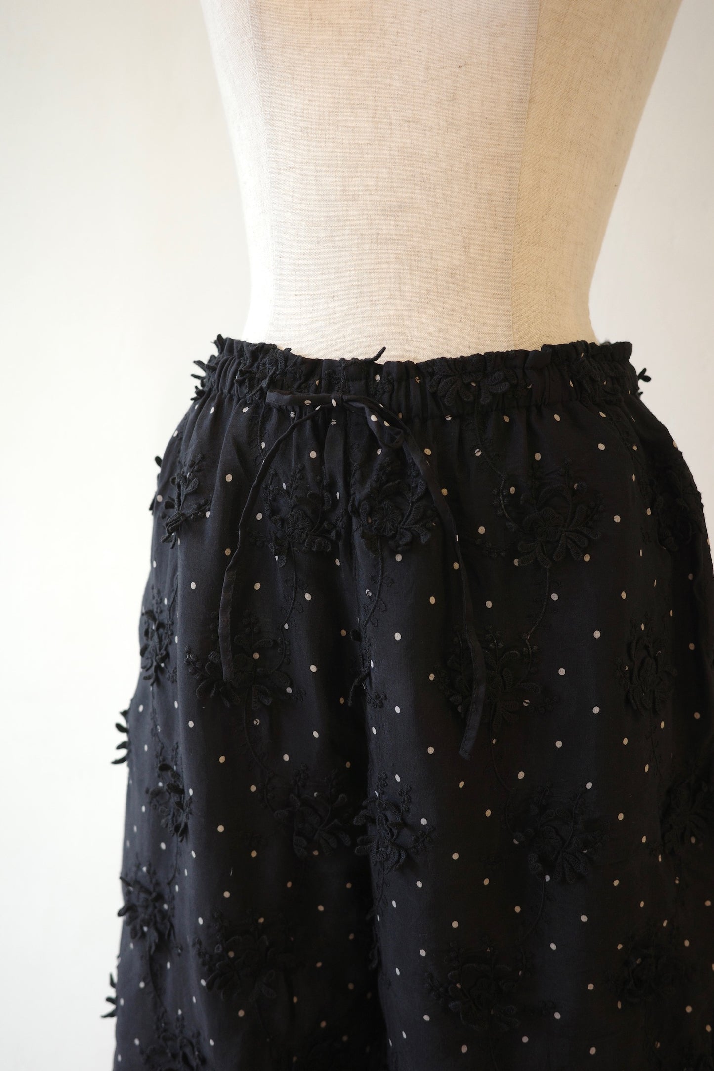 【crinkle crinkle crinkle】dot 3D rayon shuntang easy pants