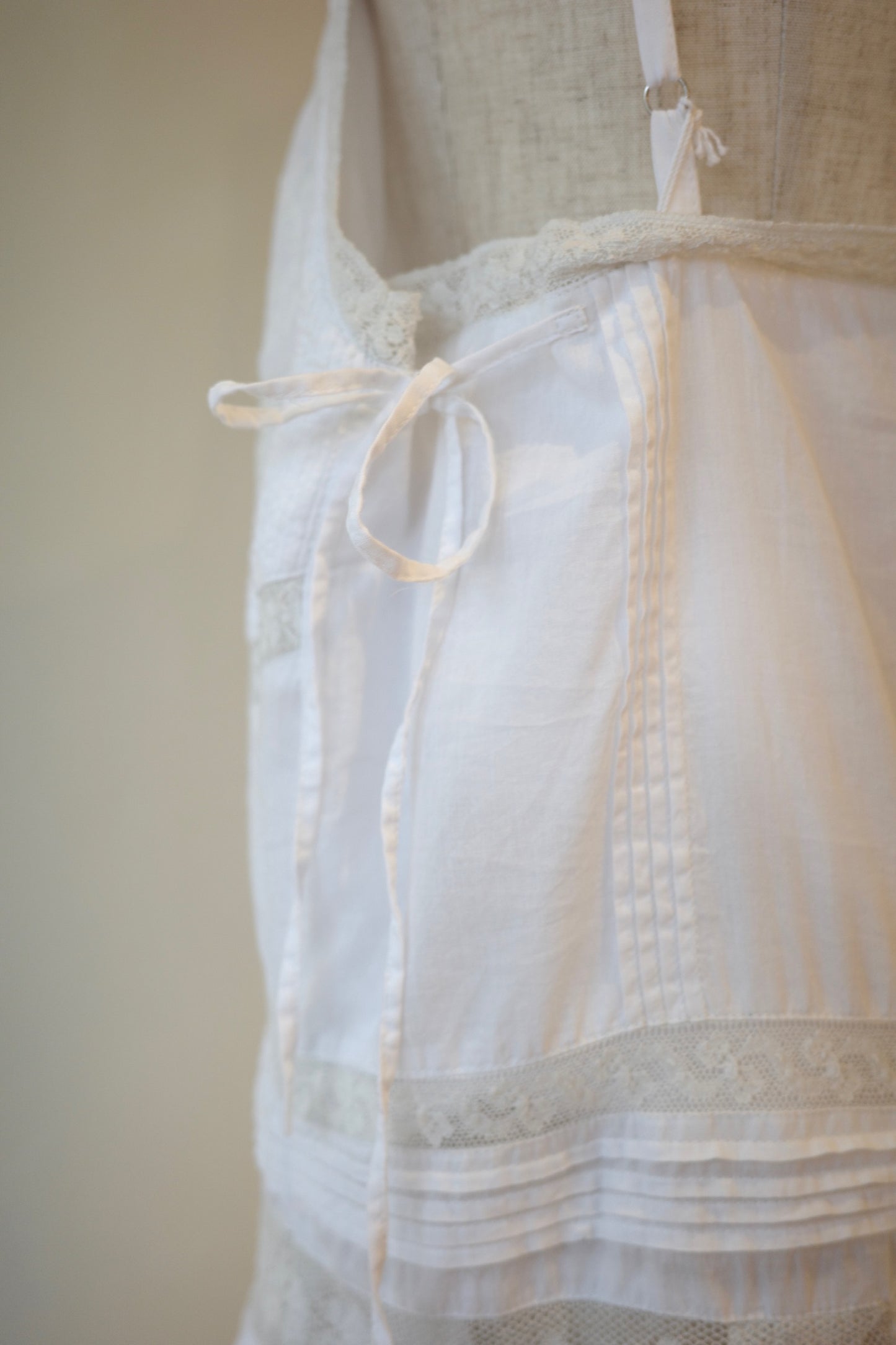 【crinkle crinkle crinkle】hand tuck lace camisole