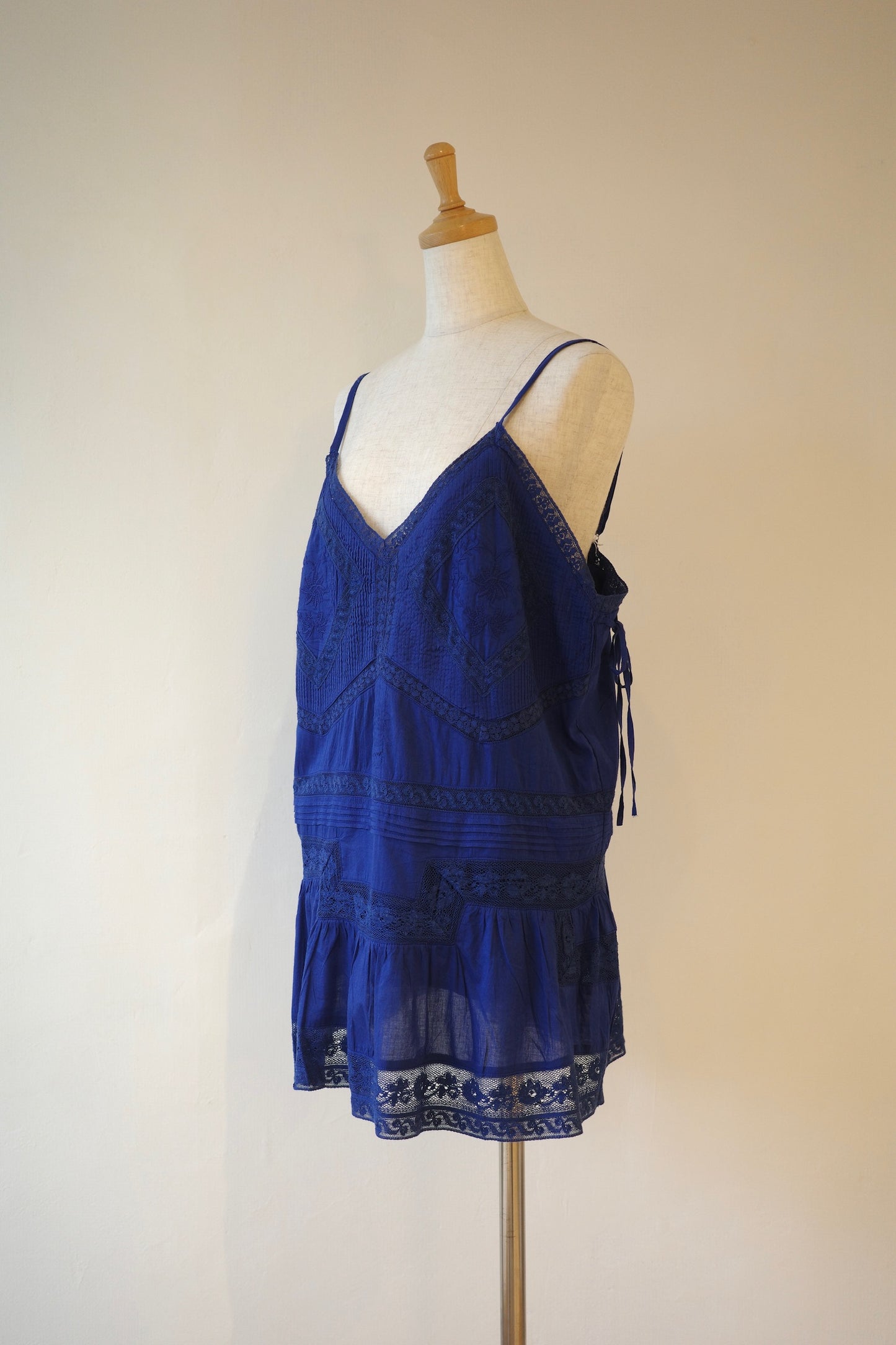 【crinkle crinkle crinkle】hand tuck lace camisole