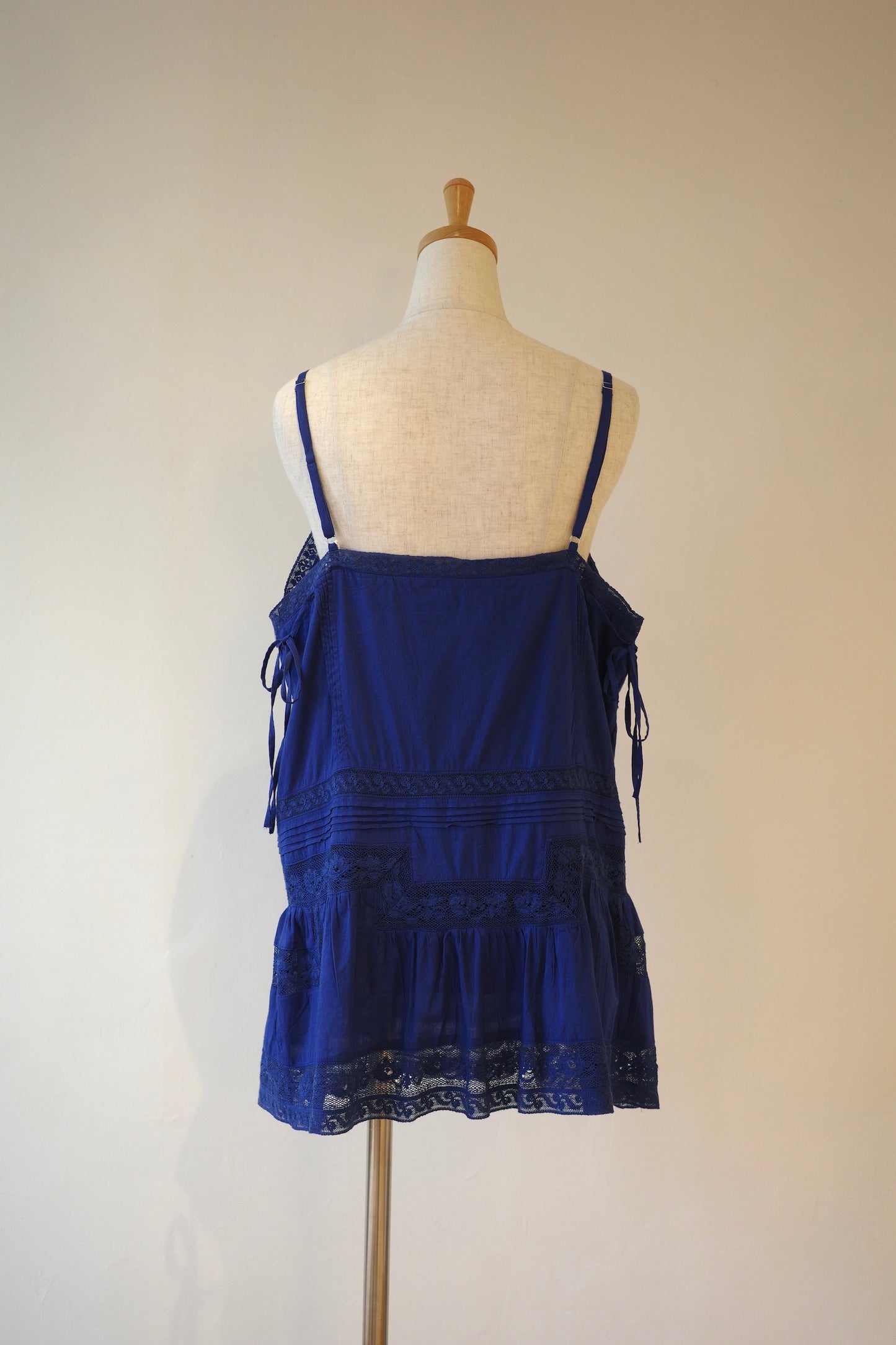 【crinkle crinkle crinkle】hand tuck lace camisole