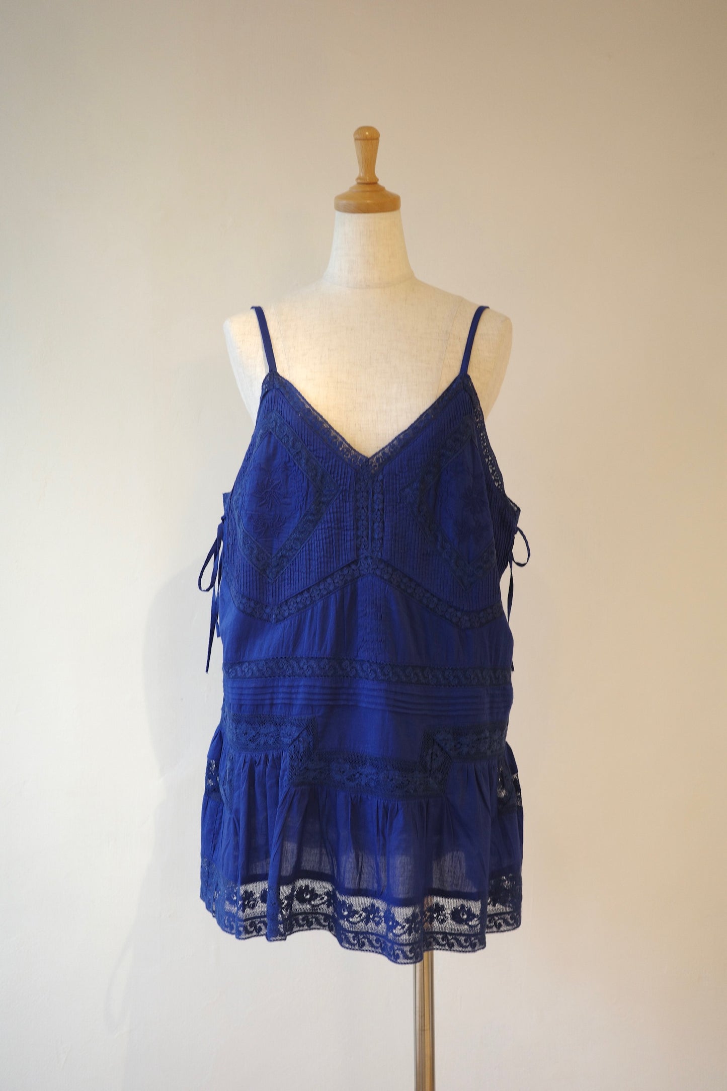【crinkle crinkle crinkle】hand tuck lace camisole