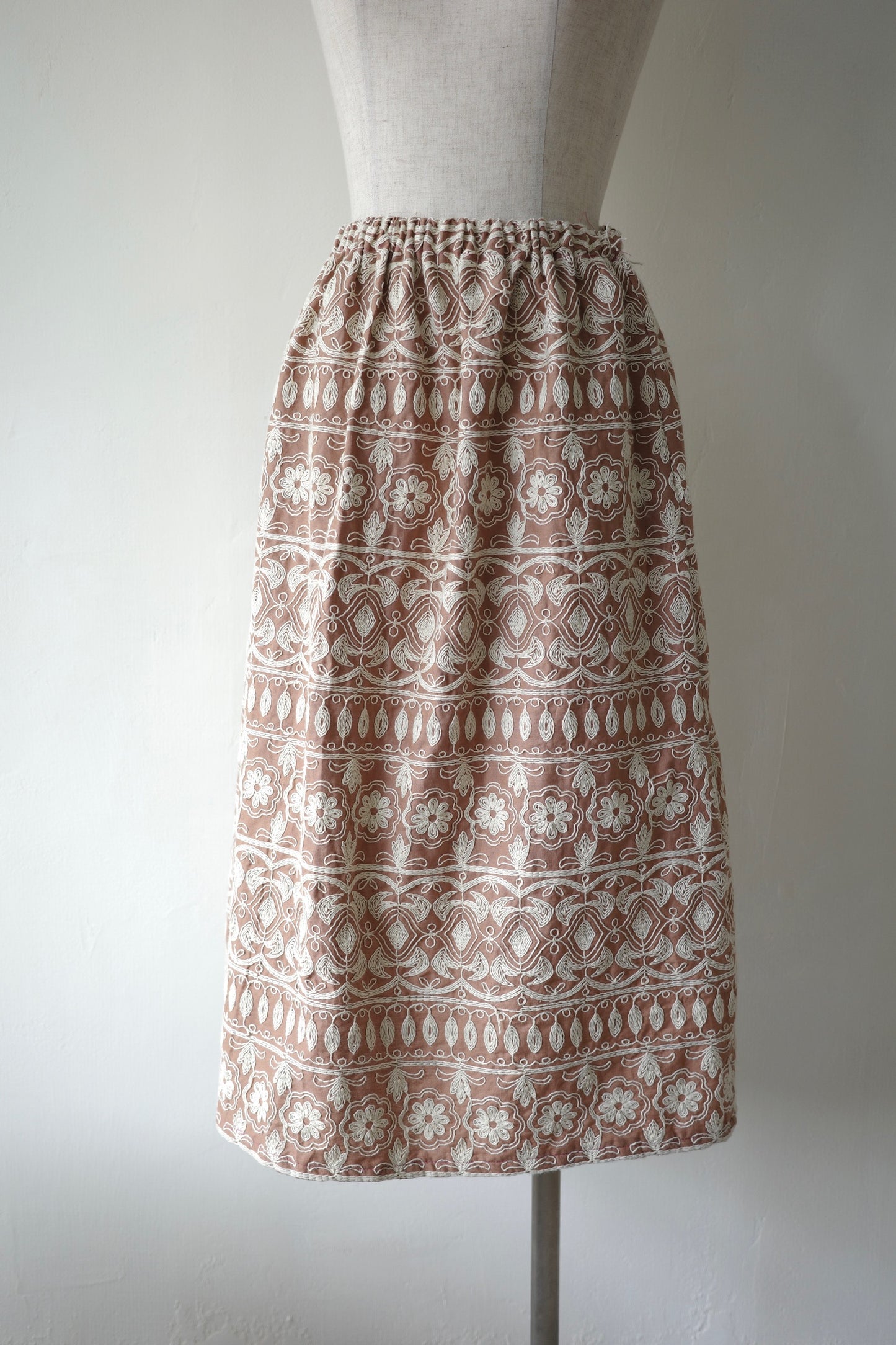 Embroidered Pattern Skirt