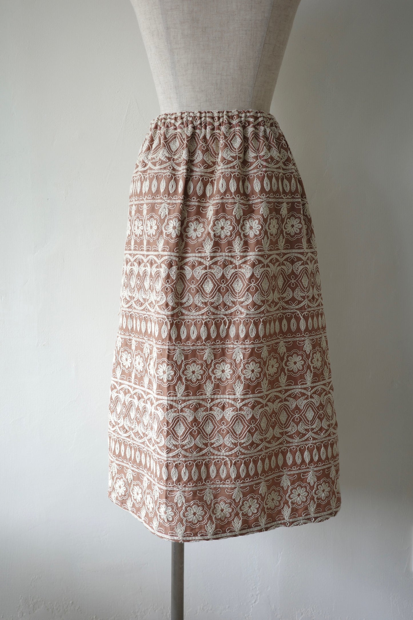 Embroidered Pattern Skirt