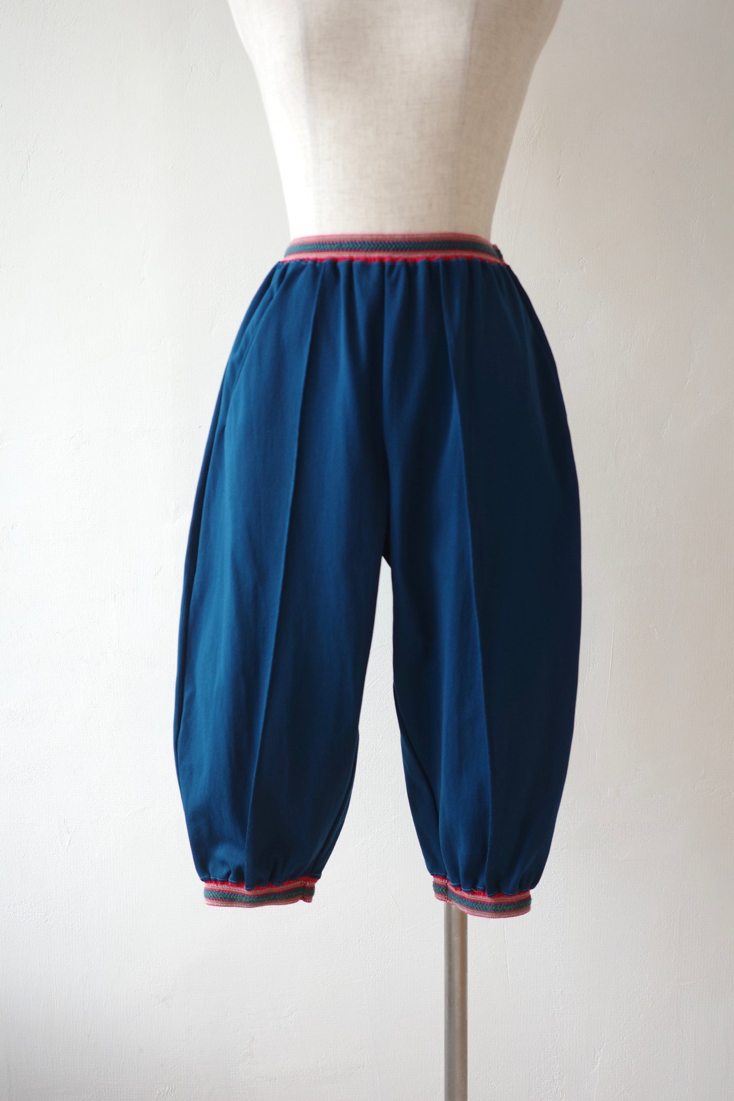 Balloon Cropped Pants